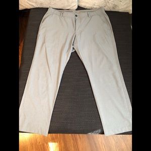 Under armour vented golf pants 40/30 light gray